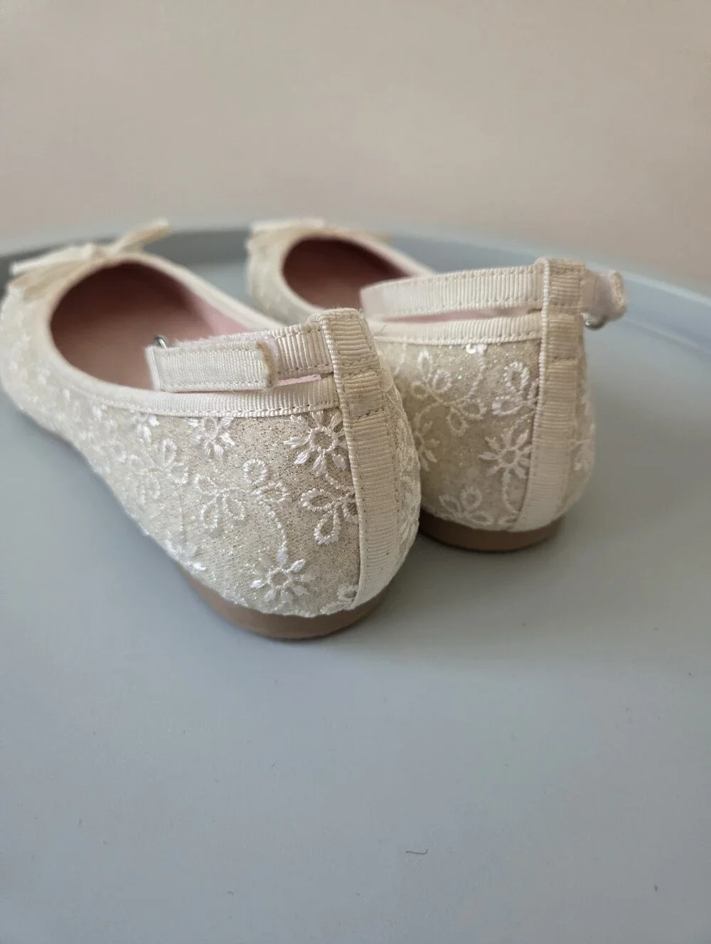 Falls Creek Cream Floral Sparkle Dressy Shoes Girls 3